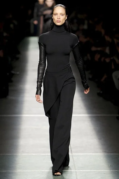 Look 9